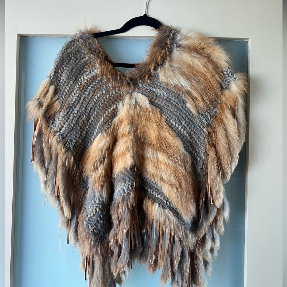 Real fox fur poncho. Vintage.